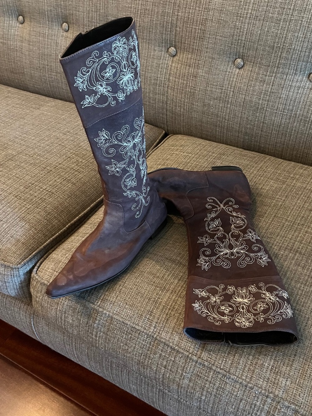 Vintage Brown Suede Embroidered Pointed Toe Knee High Tall Boots - Size 8